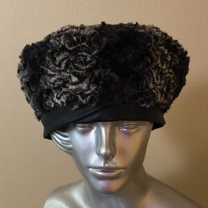 Pandemonium Beret, Reversible - Luxury Faux Fur in Smoky Essence With Black